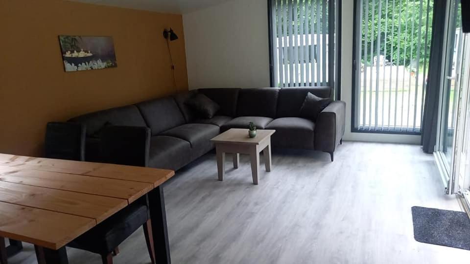 Chalet 2 Landgoedcamping Nienoord In Leek 外观 照片